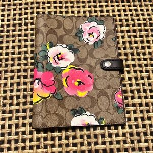 !!!SOLD!!! Coach Notebook in Vintage Floral & Signature Canvas